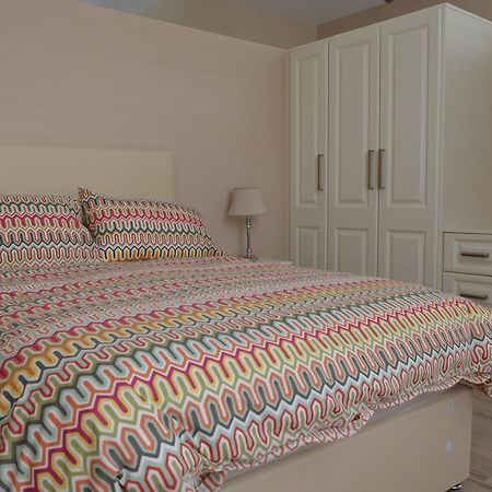 Blessings Studio Apartments Кутхилл Экстерьер фото