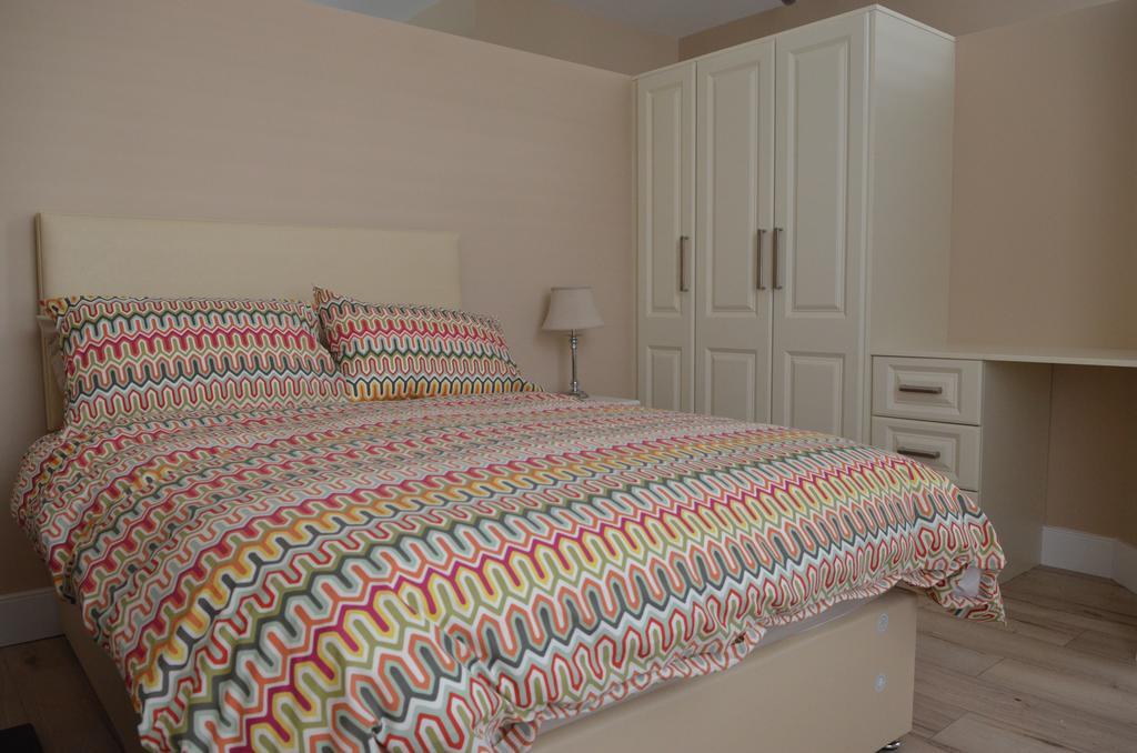Blessings Studio Apartments Кутхилл Экстерьер фото